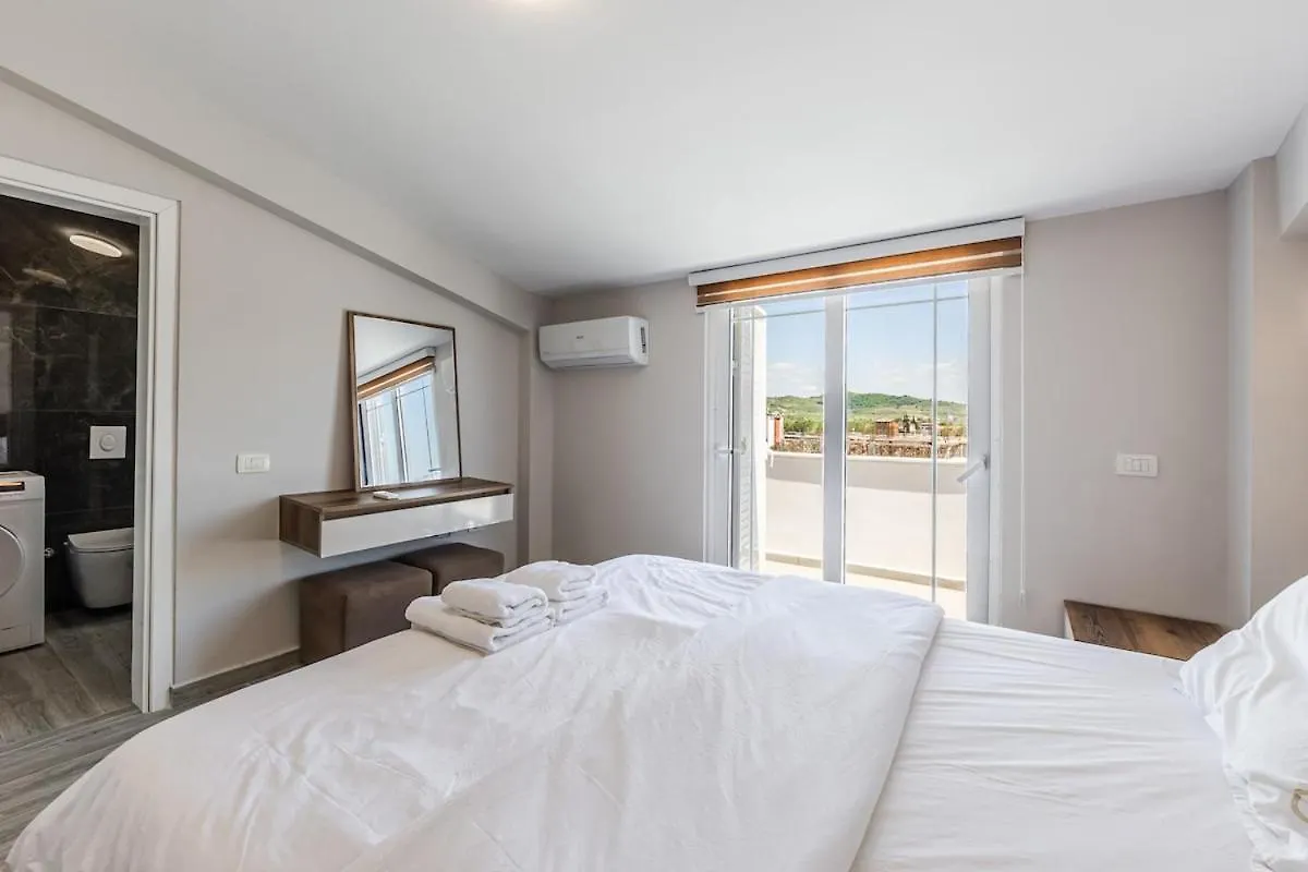 Rooftop Apartment With Private Pool Golem